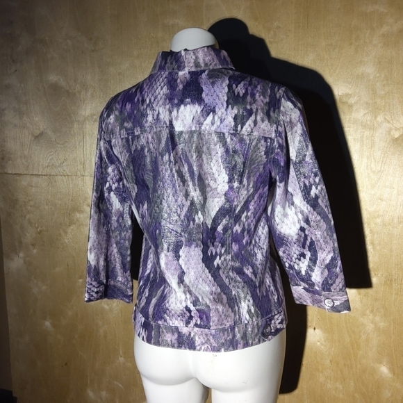 NWT CHICOS amethyst snakeskin jean jacket - Picture 4 of 6
